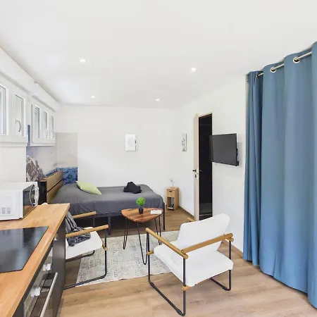 Snowflake Terrace Parking * La Bresse
